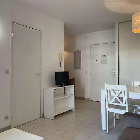 Avec Terrasse, Piscine Et A 5 Min De La A Juan Les Pins - Fr-1-252-185 Διαμέρισμα